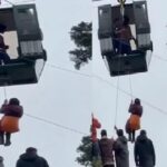 दुनिया का तीसरा सबसे ऊंचा रोपवे कश्मीर- गुलमर्ग रोपवे अचानक रुका, करीब 300 पर्यटक फंसे,21 केबिनों से 130 लोगों का रेस्क्यू…