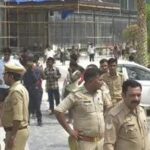 गाजियाबाद में निर्माणाधीन मॉल में 7 साल की बच्ची से दरिंदगी,तलाशते रहे लोग, मिला बेजान शरीर…