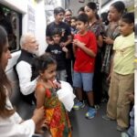मेट्रो में सवार होकर श्रीराम कॉलेज के शताब्दी समारोह में पहुंचे पीएम मोदी,बच्चों से की बातचीत…